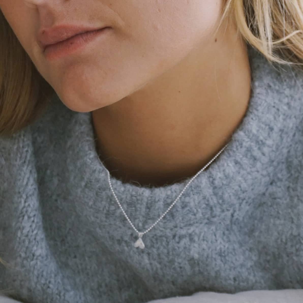 Collar In - Image 3