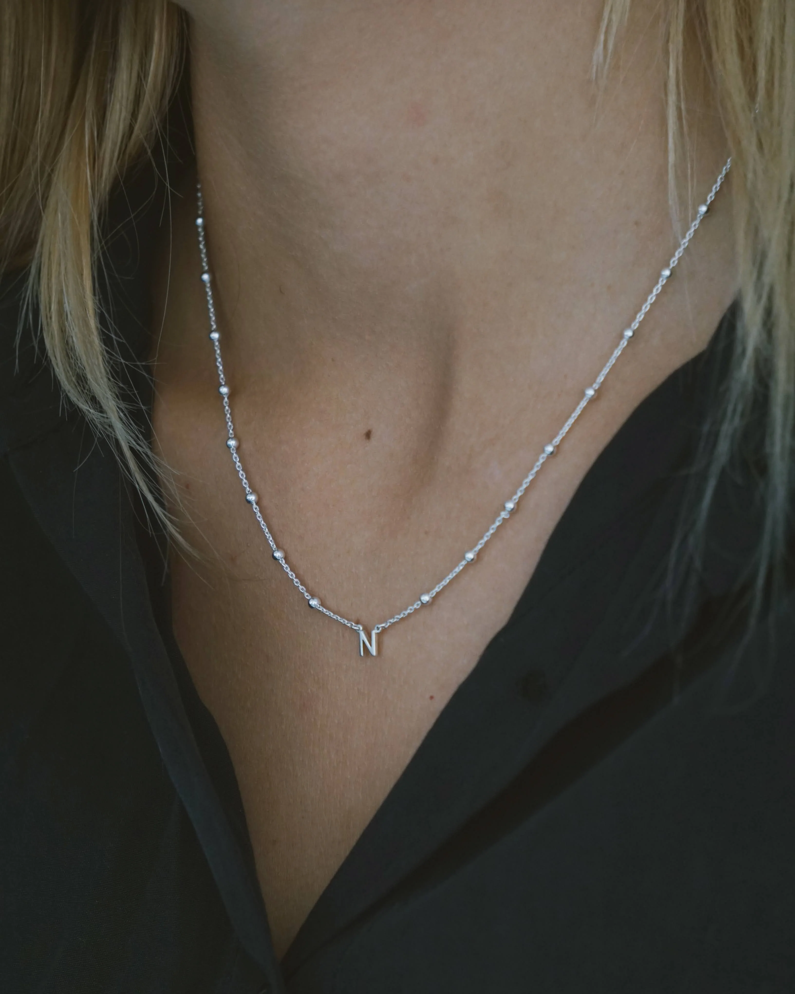 Collar Mini Letra Bolitas Plata - Image 5